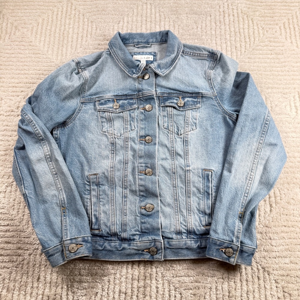 LOFT Denim Jacket Womens XS Light Wash Cotton Blend Trucker Jean Jacket Classic